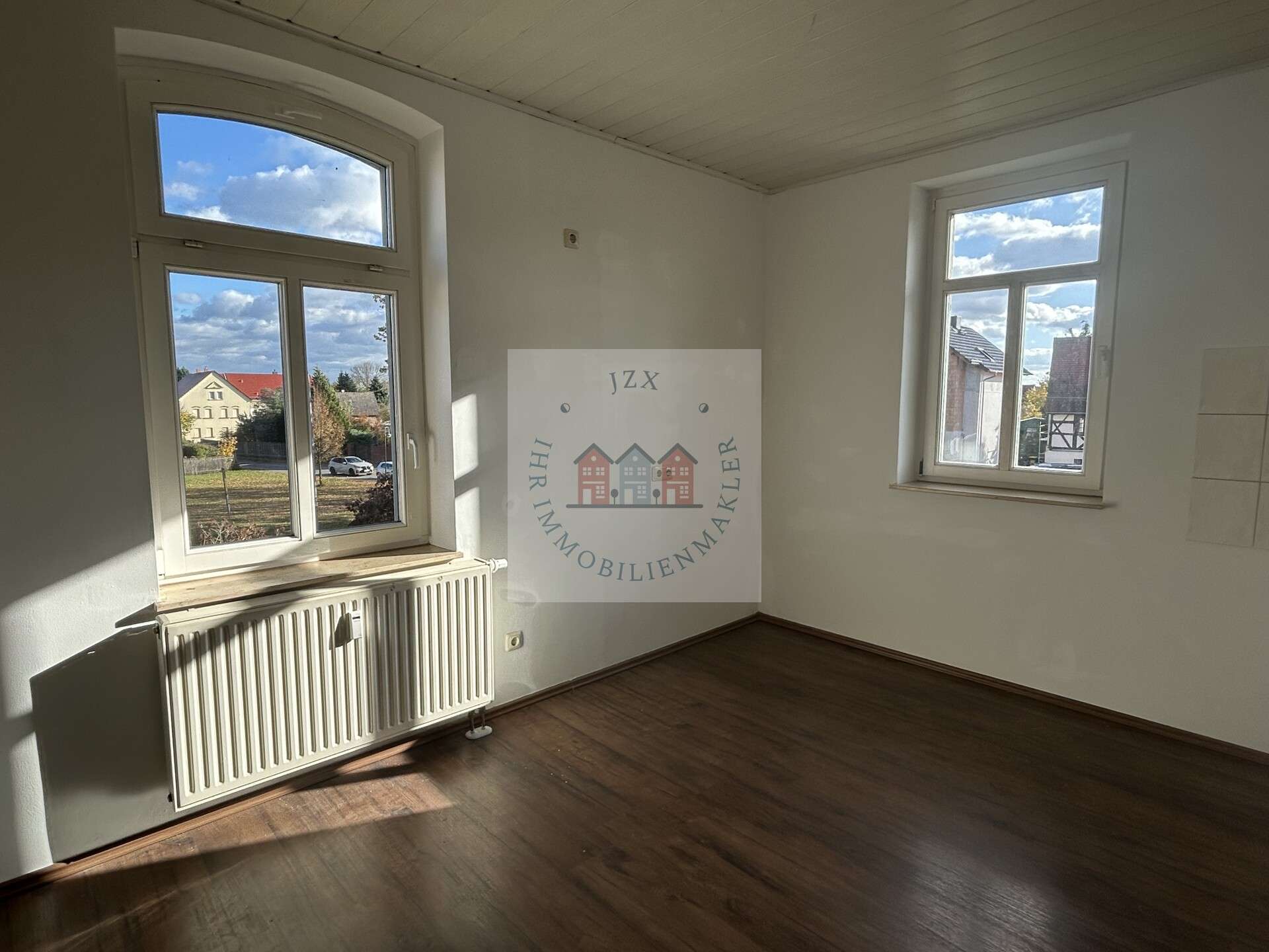 Thumbnail-Wohnung zum Mieten in Regis-Breitingen 300,00 € 50 m²