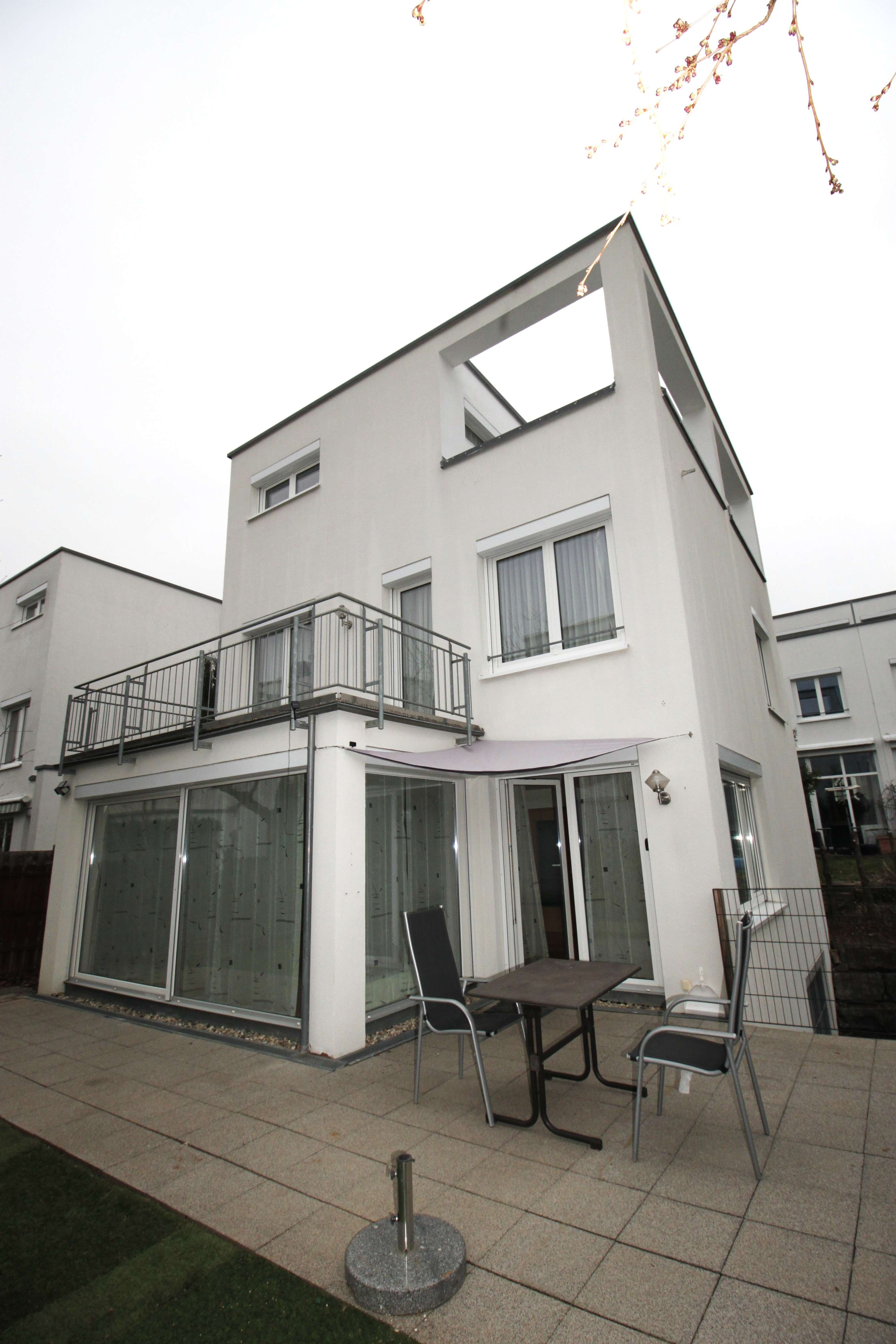 Thumbnail-Haus zum Mieten in Ostfildern 3.000,00 € 170 m²