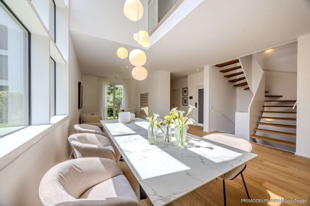 Thumbnail-Haus zum Kaufen in Frankfurt am Main 2.850.000,00 € 286.8 m²