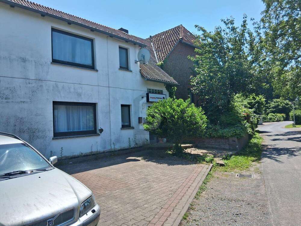 Thumbnail-Haus zum Kaufen in Hessisch Oldendorf 300.000,00 € 578 m²