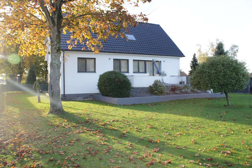 Thumbnail-Haus zum Kaufen in Hennef 795.000,00 € 200 m²