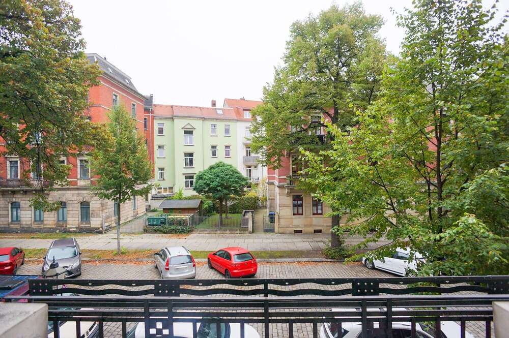 Thumbnail-Wohnung zum Kaufen in Dresden 350.000,00 € 98 m²