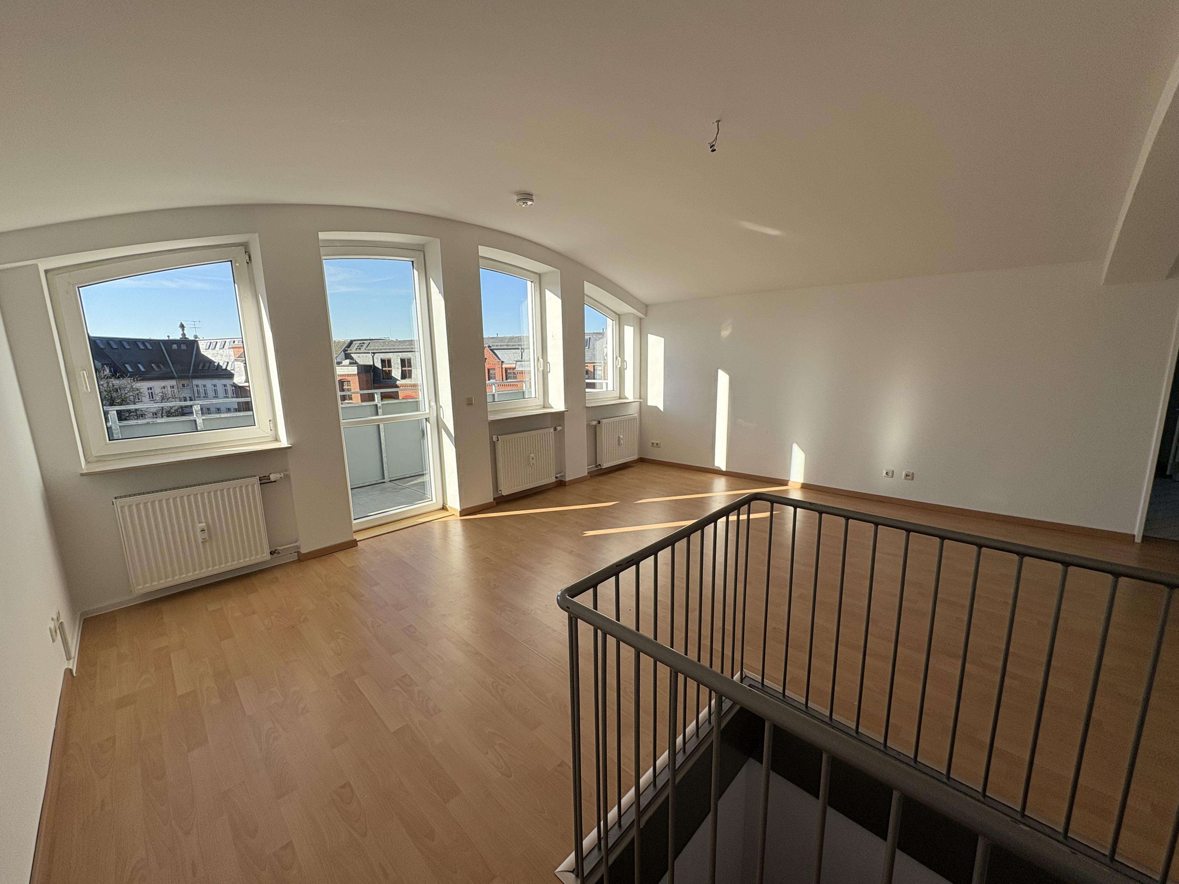 Thumbnail-Wohnung zum Mieten in Zwickau 420,00 € 67.55 m²