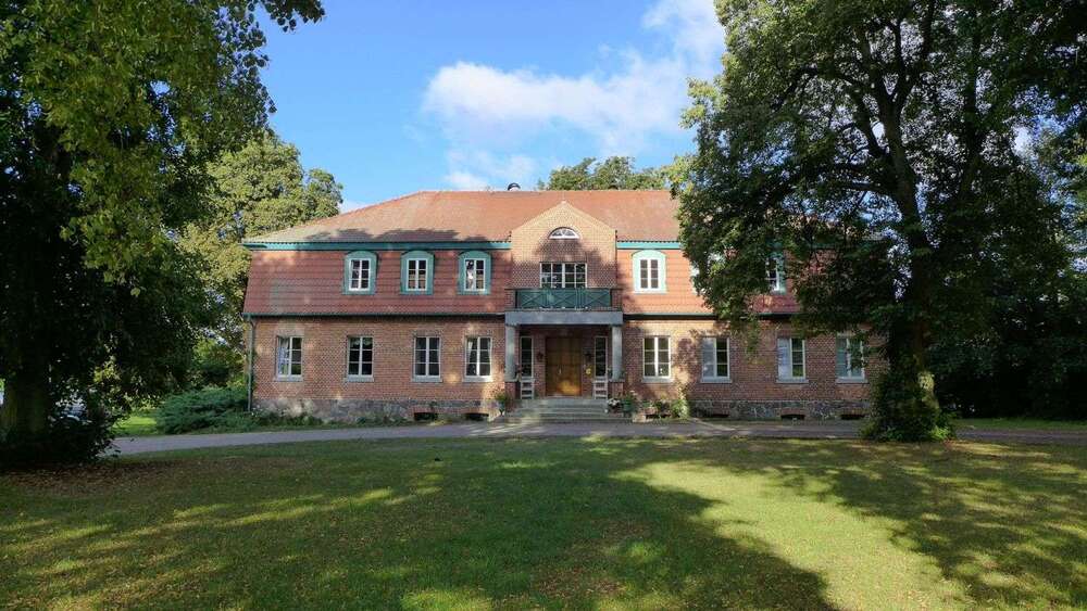 Thumbnail-Wohnung zum Mieten in Penzlin 847,00 € 112.9 m²