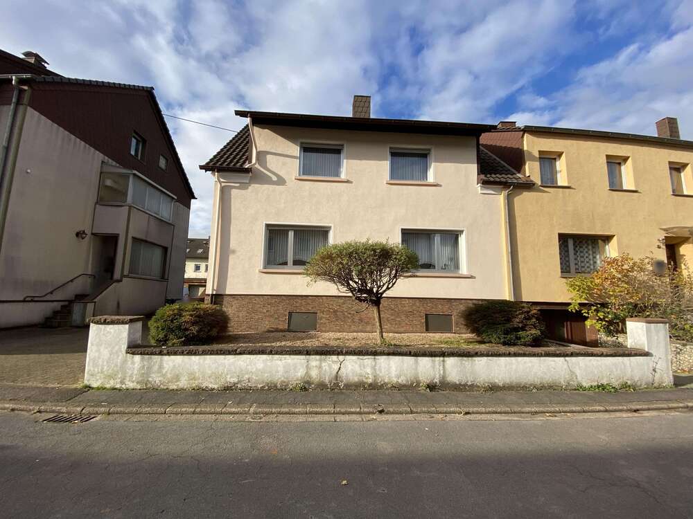 Thumbnail-Haus zum Kaufen in Dillingen 255.000,00 € 175 m²