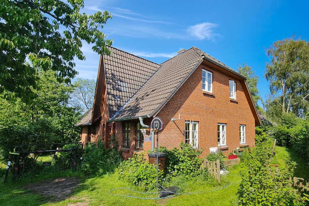 Thumbnail-Haus zum Kaufen in Hattstedt 450.000,00 € 257 m²