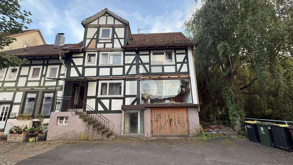 Thumbnail-Haus zum Kaufen in Helsa 70.000,00 € 240 m²