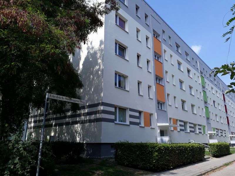 Thumbnail-Wohnung zum Mieten in Stralsund 353,57 € 50.51 m²