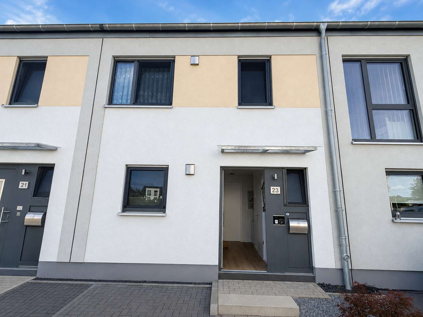 Thumbnail-Haus zum Mieten in Köln Weiler 2.300,00 € 129 m²