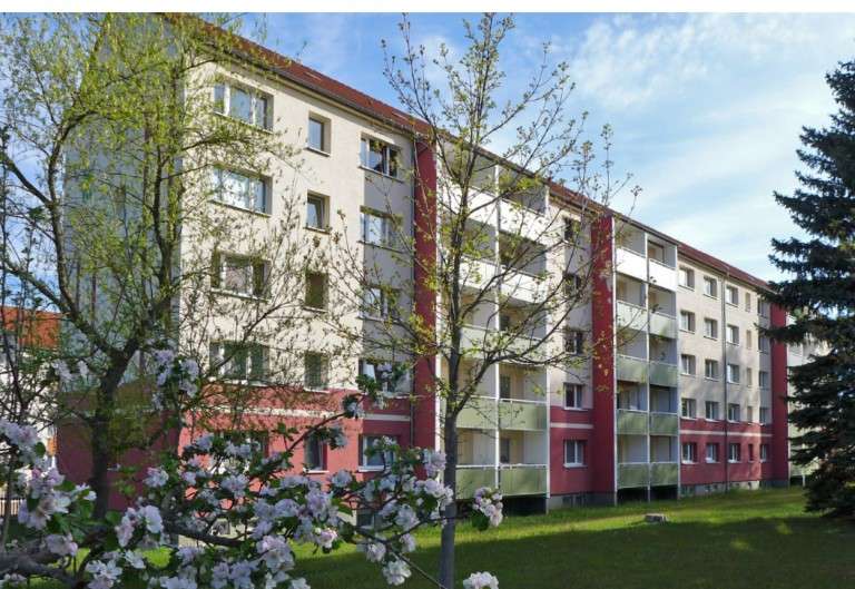 Thumbnail-Wohnung zum Mieten in Limbach-Oberfrohna 265,00 € 47.02 m²