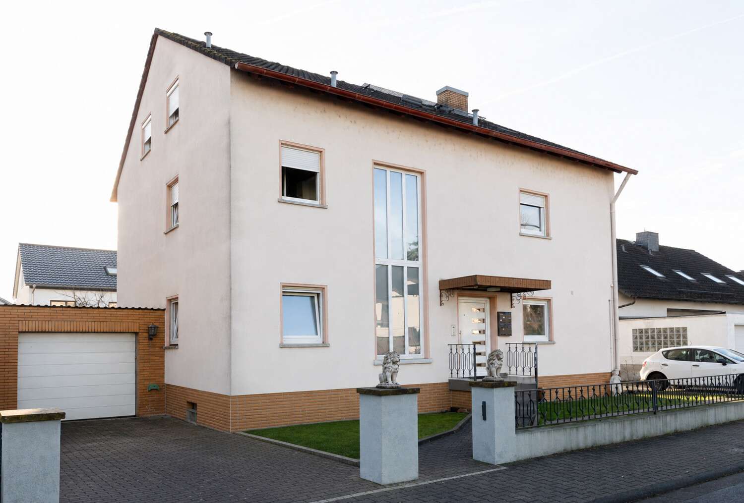 Thumbnail-Haus zum Kaufen in Frankfurt am Main 995.000,00 € 264 m²