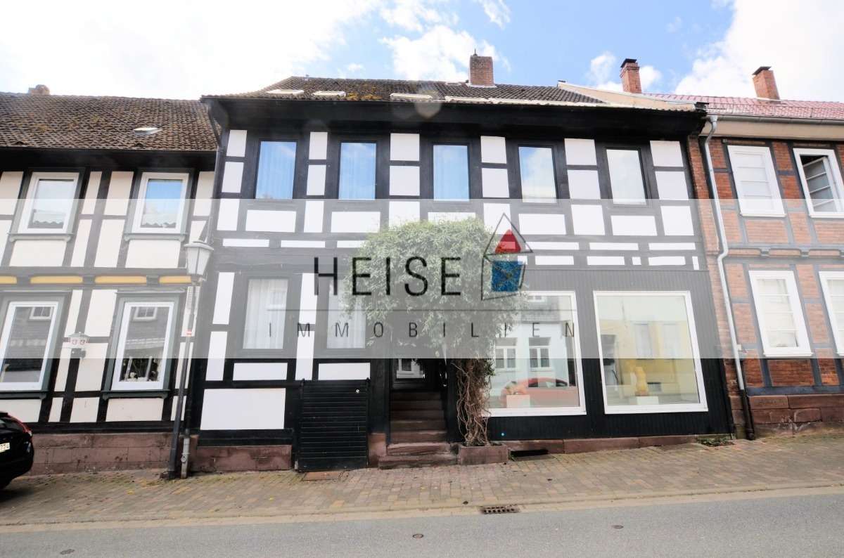 Thumbnail-Haus zum Kaufen in Dassel 98.000,00 € 270 m²