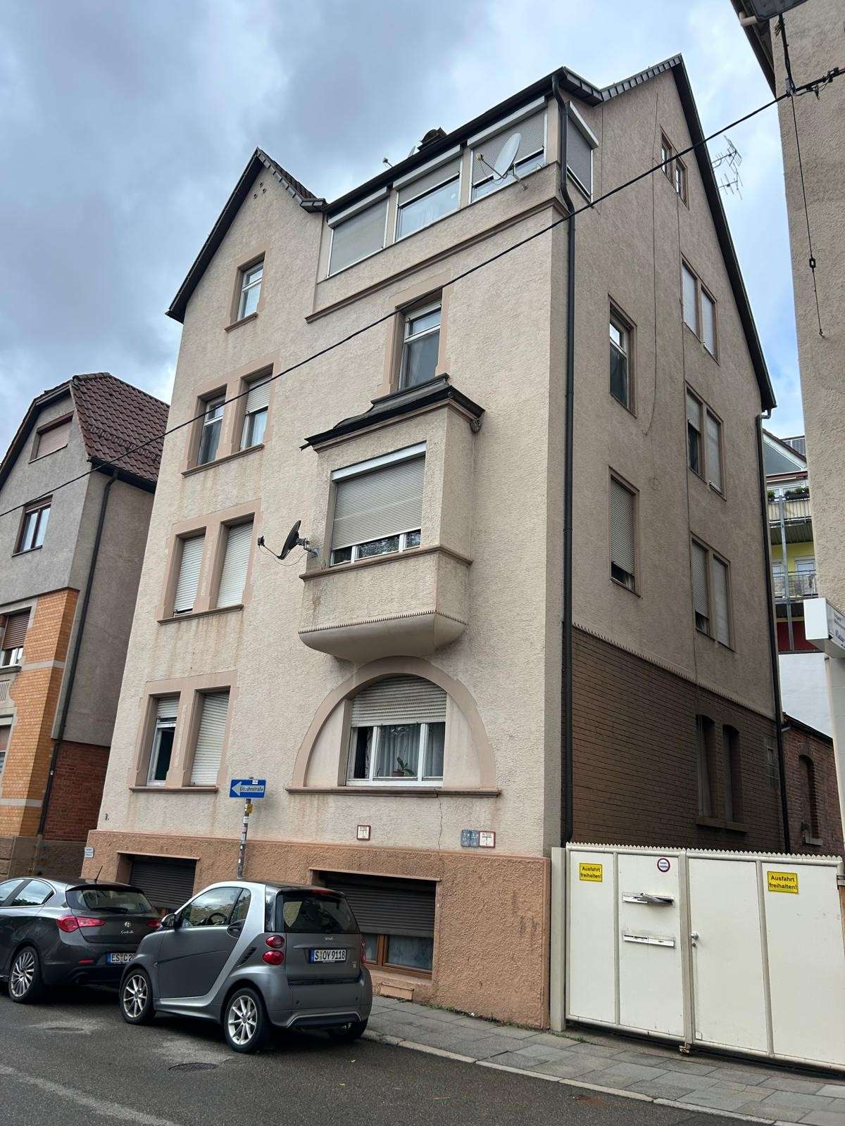 Thumbnail-Haus zum Kaufen in Stuttgart 825.000,00 € 350 m²