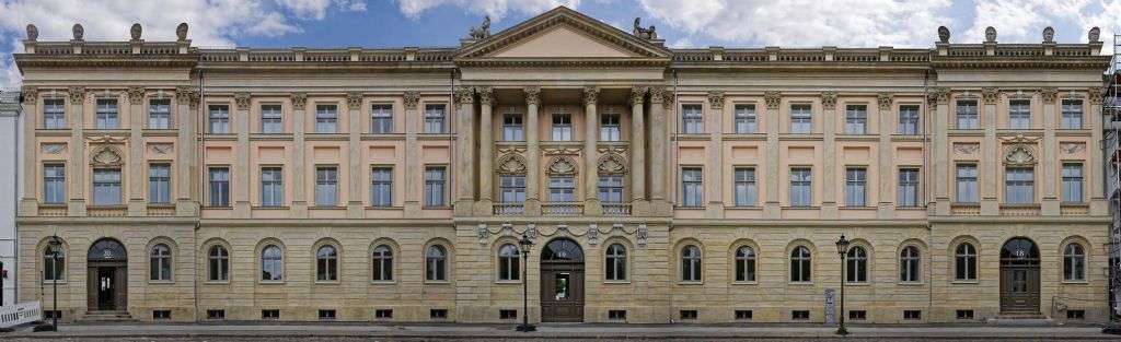 Thumbnail-Wohnung zum Mieten in Potsdam 7.010,00 € 390.18 m²