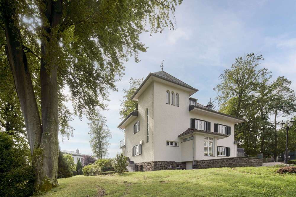 Thumbnail-Haus zum Kaufen in Wachtberg 2.190.000,00 € 330 m²