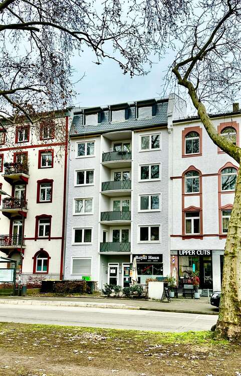 Thumbnail-Wohnung zum Kaufen in Frankfurt 990.000,00 € 130 m²