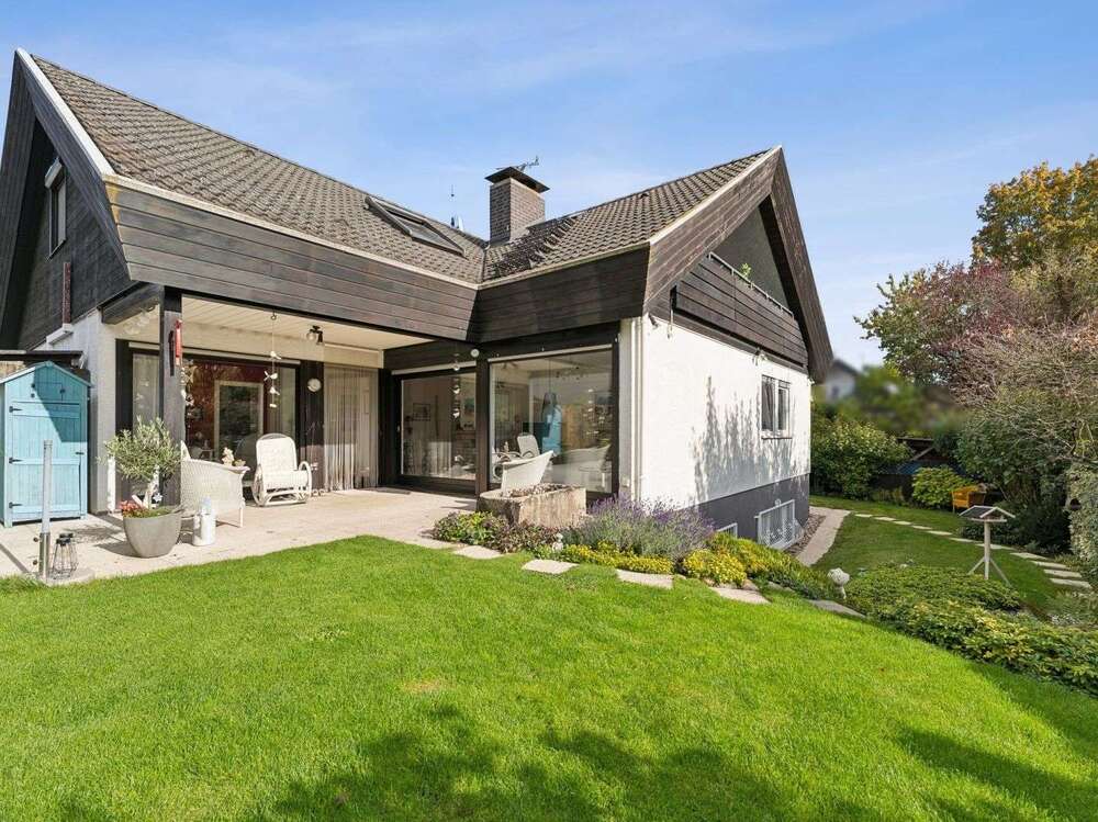 Thumbnail-Haus zum Kaufen in Wiesbaden-Nordenstadt 725.000,00 € 208 m²