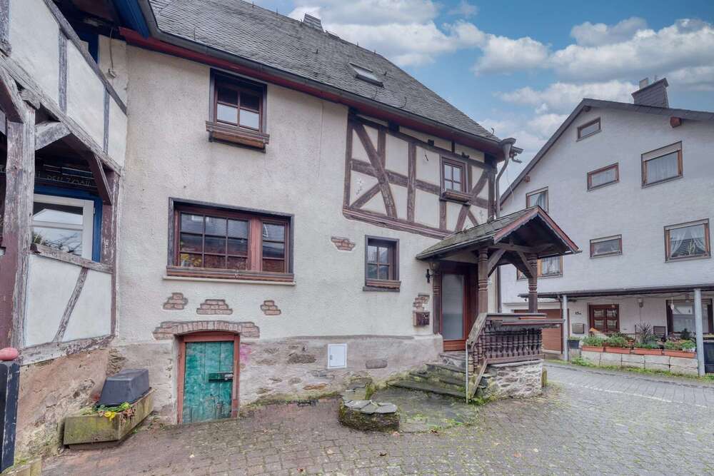 Thumbnail-Haus zum Kaufen in Leun Biskirchen 109.000,00 € 114 m²
