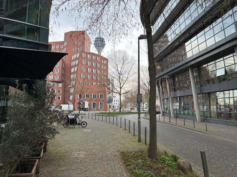 Thumbnail-Gastronomie in Düsseldorf 3.800,00 € 210 m²