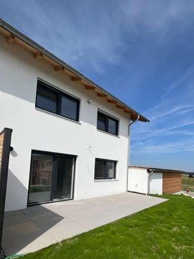Thumbnail-Haus zum Mieten in Eching 1.800,00 € 136 m²