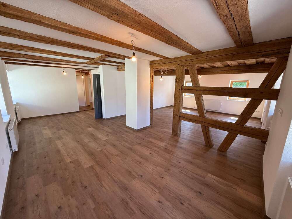 Thumbnail-Wohnung zum Mieten in Lonnerstadt 1.206,58 € 98.9 m²