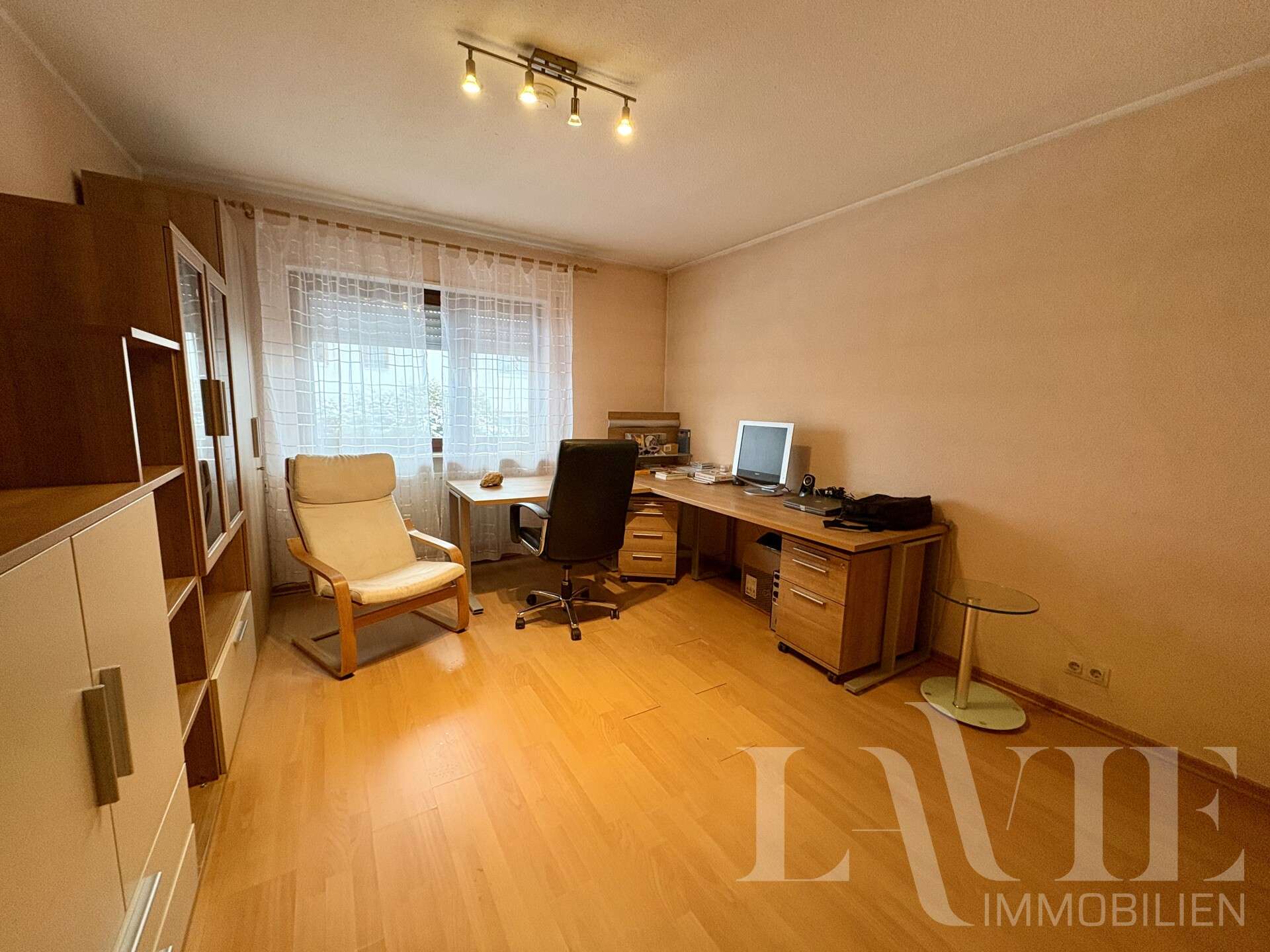 Thumbnail-Wohnung zum Kaufen in Homburg-Beeden 175.000,00 € 90 m²