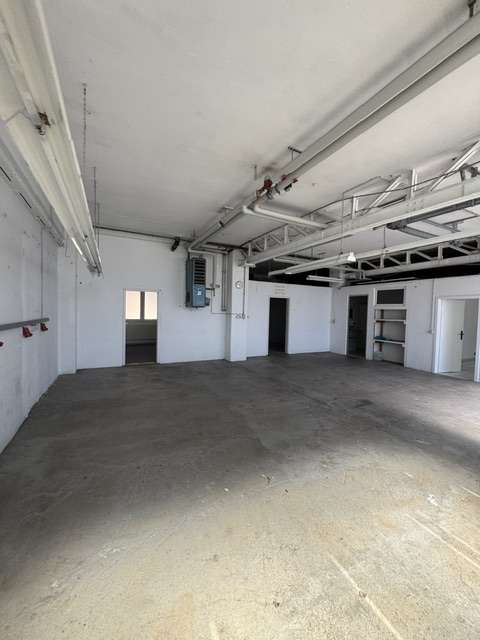 Thumbnail-Einzelhandel in Gärtringen 1.029,50 € 75.29 m²