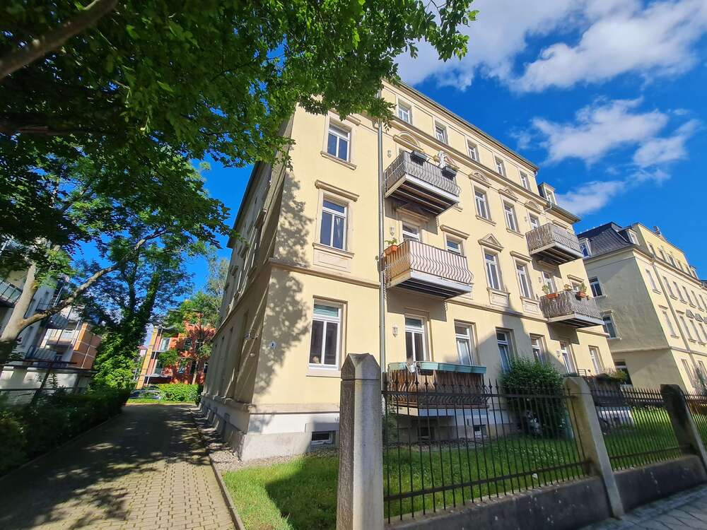 Thumbnail-Haus zum Kaufen in Dresden 2.149.000,00 € 889.88 m²