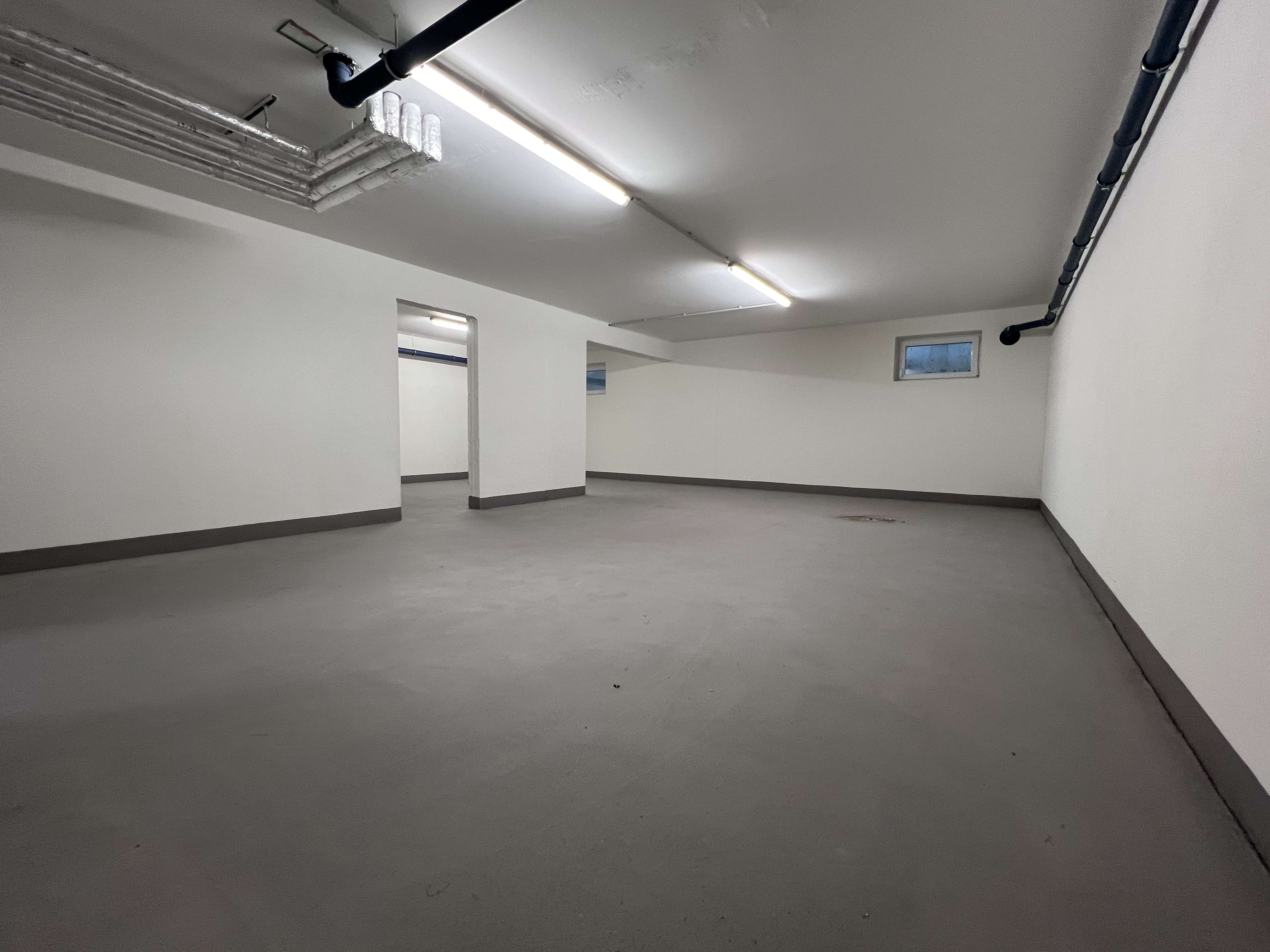 Thumbnail-Halle in Ellerau 375,00 € 58 m²