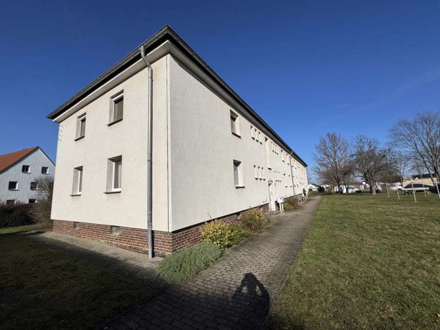 Thumbnail-Wohnung zum Kaufen in Zwenkau 75.000,00 € 45 m²