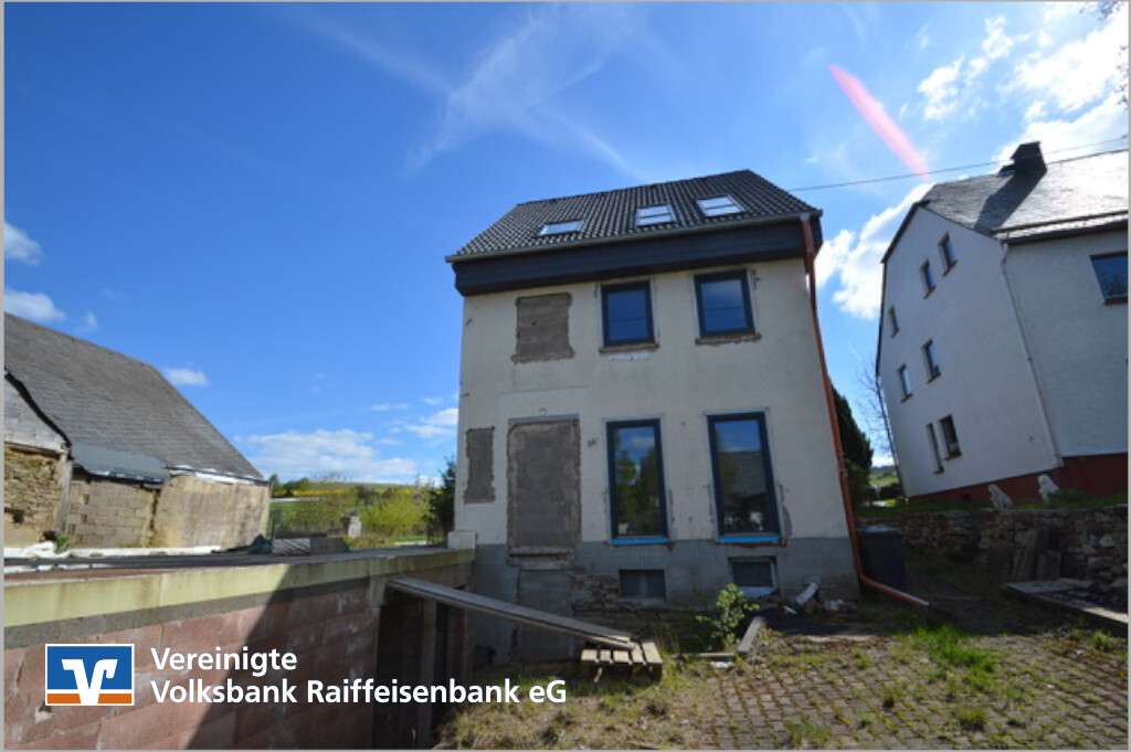 Thumbnail-Haus zum Kaufen in Kommen 210.000,00 € 207 m²