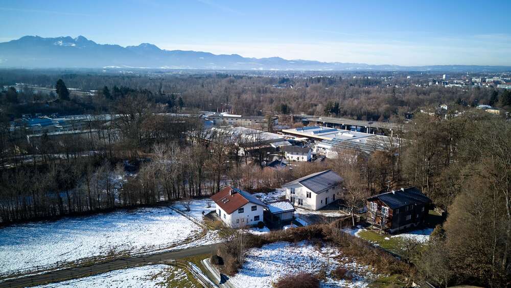 Thumbnail-Haus zum Mieten in Stephanskirchen 2.400,00 € 156 m²