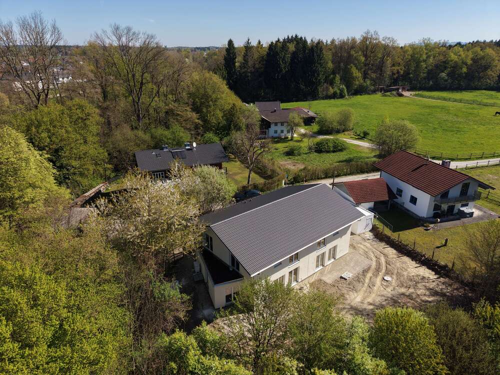 Thumbnail-Haus zum Mieten in Stephanskirchen 2.300,00 € 156 m²