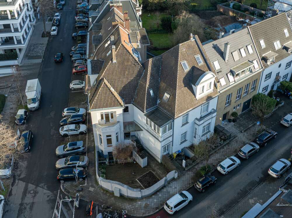 Thumbnail-Haus zum Kaufen in Düsseldorf 1.900.000,00 € 203 m²