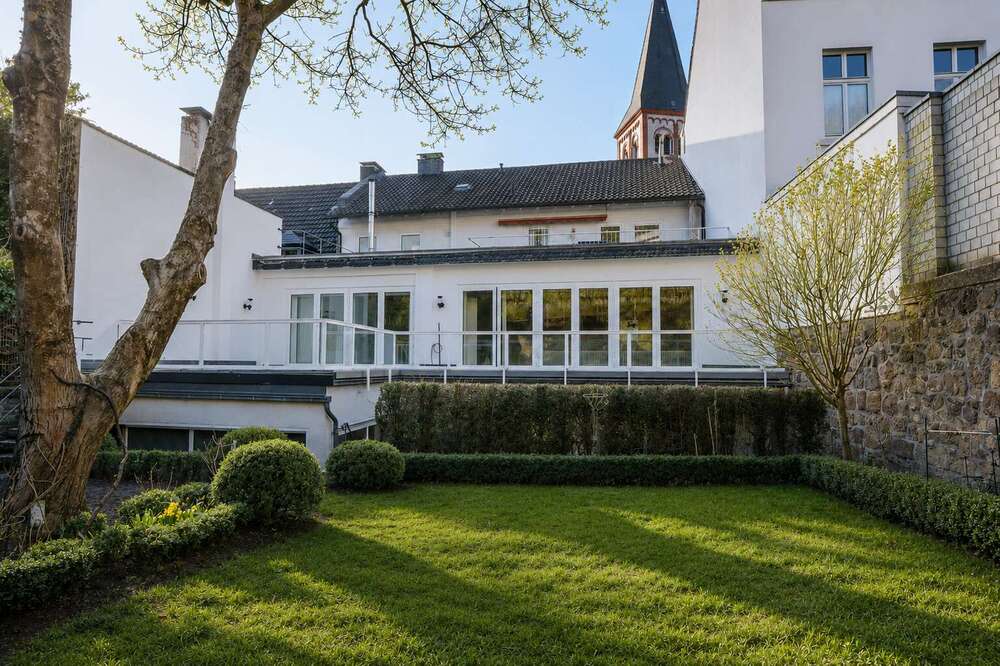 Thumbnail-Wohnung zum Mieten in Siegburg 1.890,00 € 160 m²