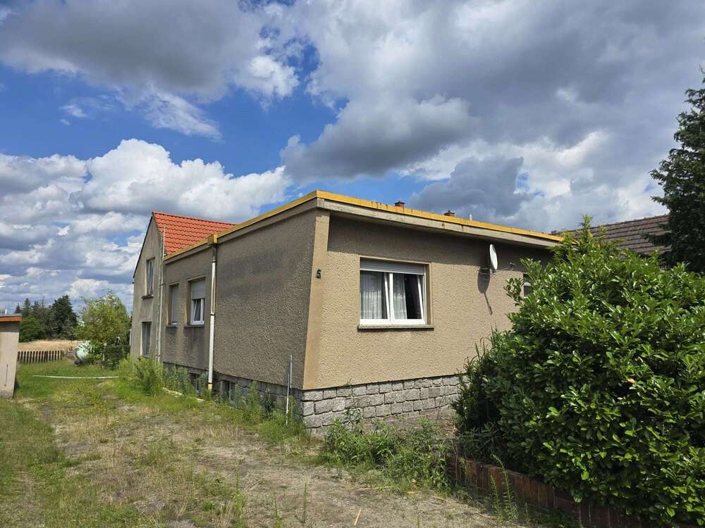 Thumbnail-Haus zum Kaufen in Gorden-Staupitz 99.000,00 € 147 m²