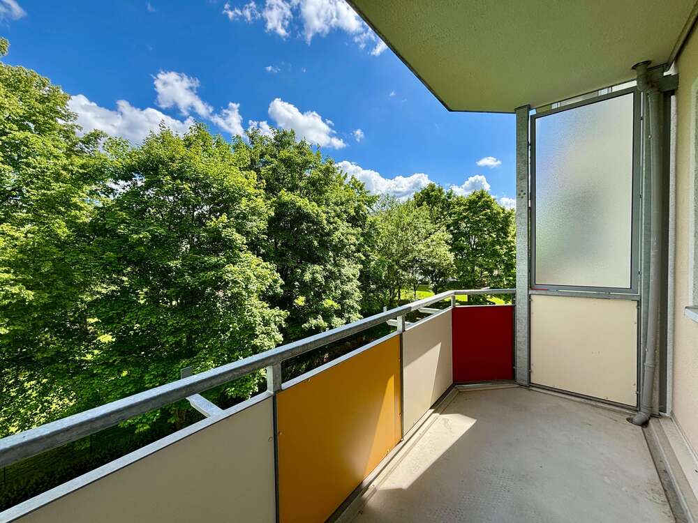 Thumbnail-Wohnung zum Mieten in Chemnitz 283,00 € 56.49 m²