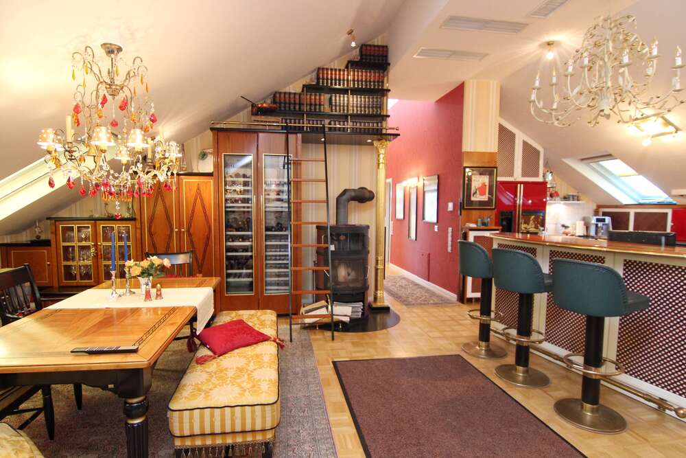 Thumbnail-Haus zum Mieten in Stuttgart 2.750,00 € 250 m²