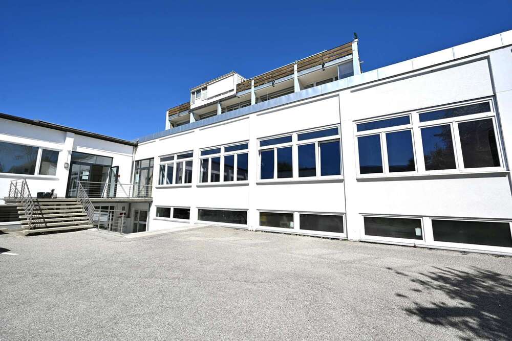 Thumbnail-Halle in Rosenheim 510,00 € 93 m²