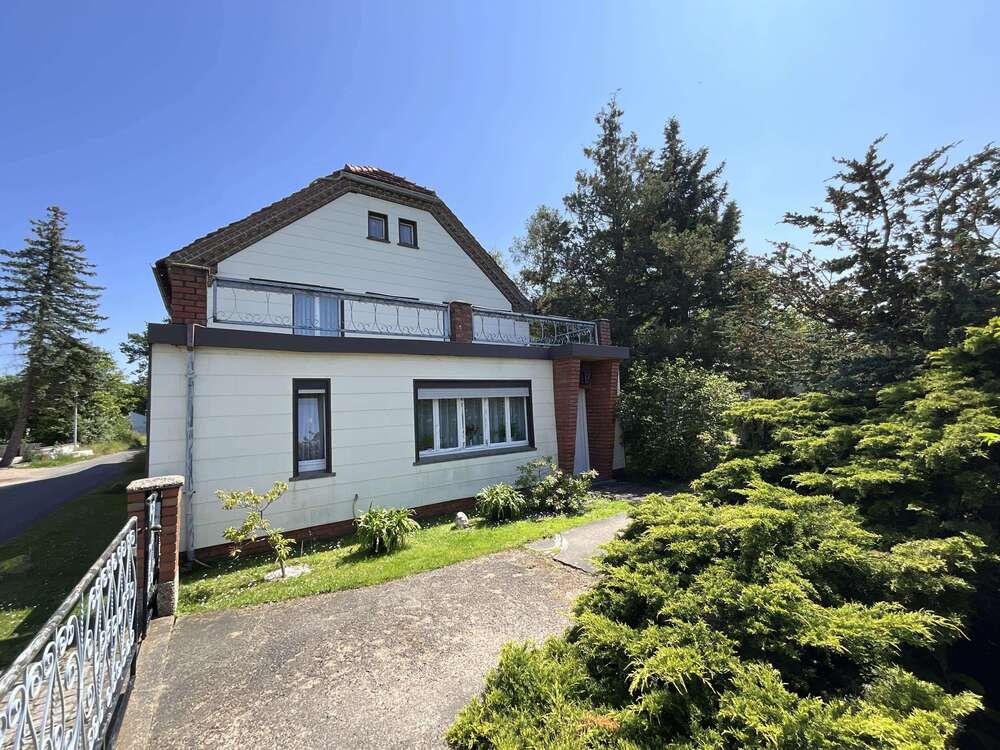 Thumbnail-Haus zum Kaufen in Neuhausen 110.850,00 € 184 m²