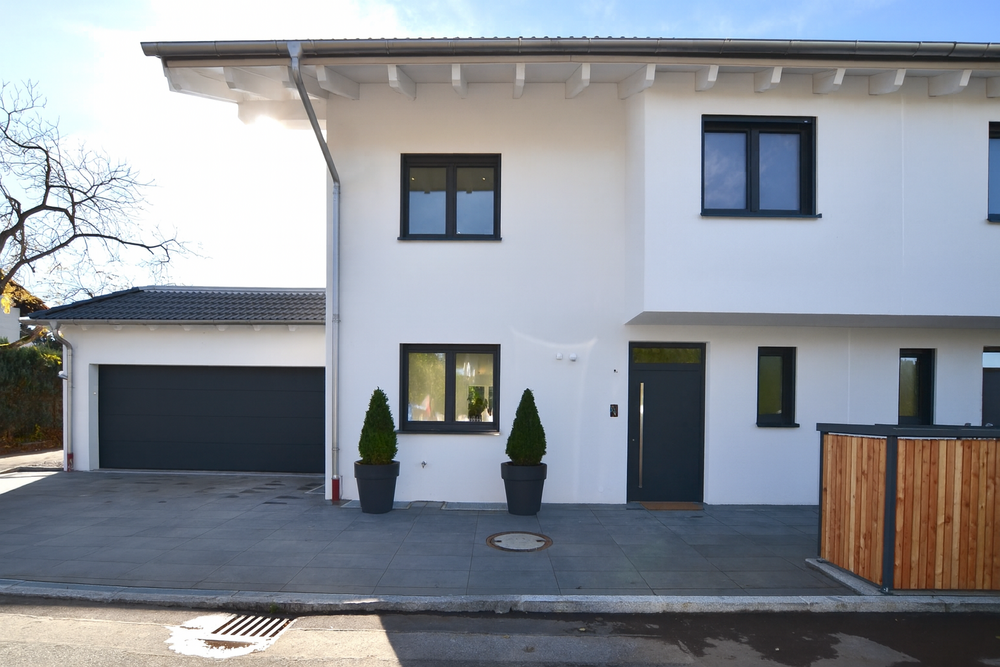 Thumbnail-Haus zum Kaufen in Otterfing 1.895.000,00 € 213.54 m²