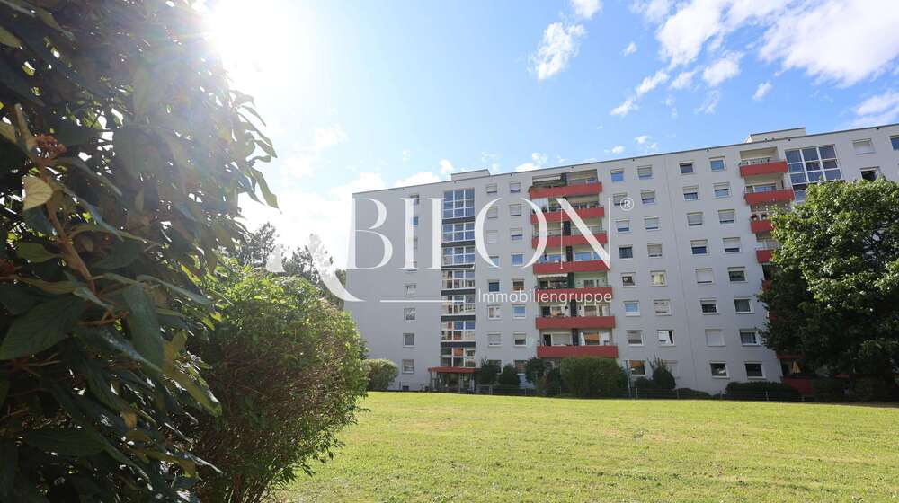 Thumbnail-Wohnung zum Kaufen in Freiburg im Breisgau 390.000,00 € 97 m²