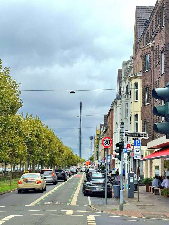 Thumbnail-Einzelhandel in Düsseldorf 1.174.000,00 € 121.67 m²