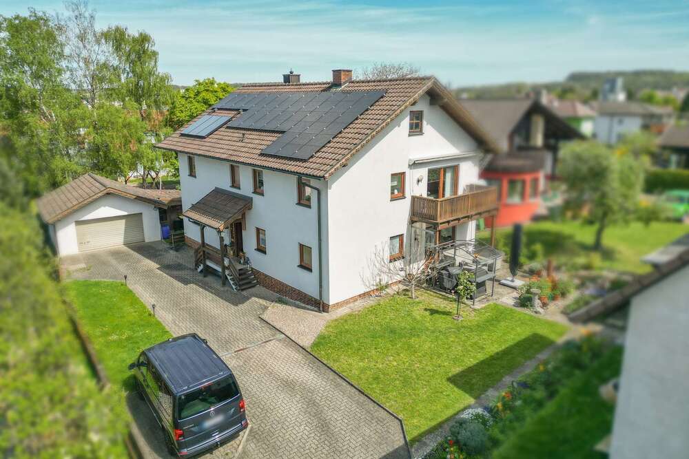 Thumbnail-Haus zum Kaufen in Weidhausen bei Coburg 428.000,00 € 241 m²
