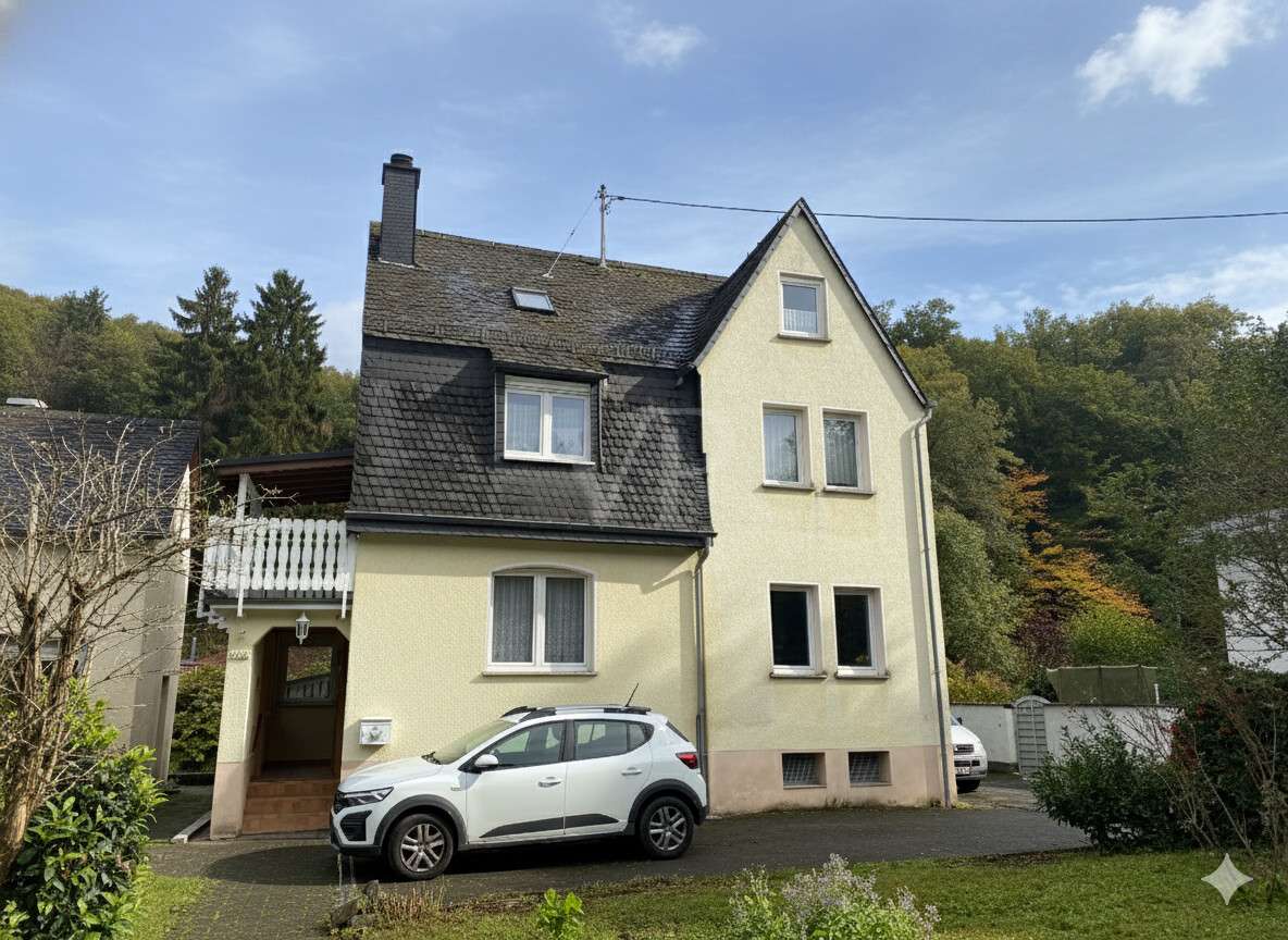 Thumbnail-Haus zum Mieten in Idar-Oberstein Tiefenstein 950,00 € 168 m²