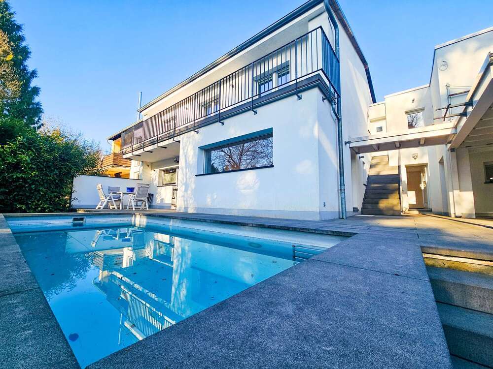 Thumbnail-Haus zum Kaufen in Kronberg im Taunus 1.195.000,00 € 204 m²