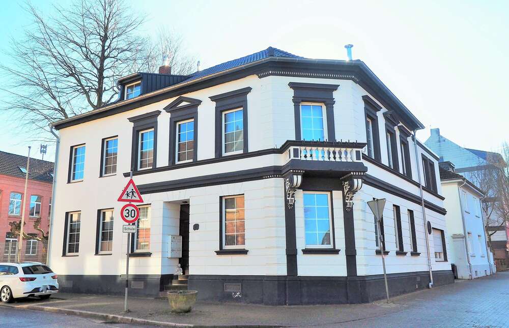 Thumbnail-Haus zum Kaufen in Bedburg 480.000,00 € 306 m²