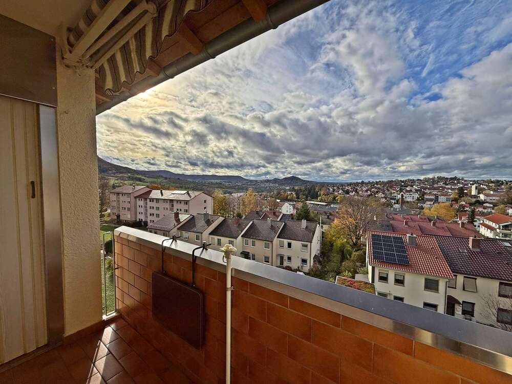 Thumbnail-Wohnung zum Kaufen in Eningen unter Achalm 235.000,00 € 72.5 m²