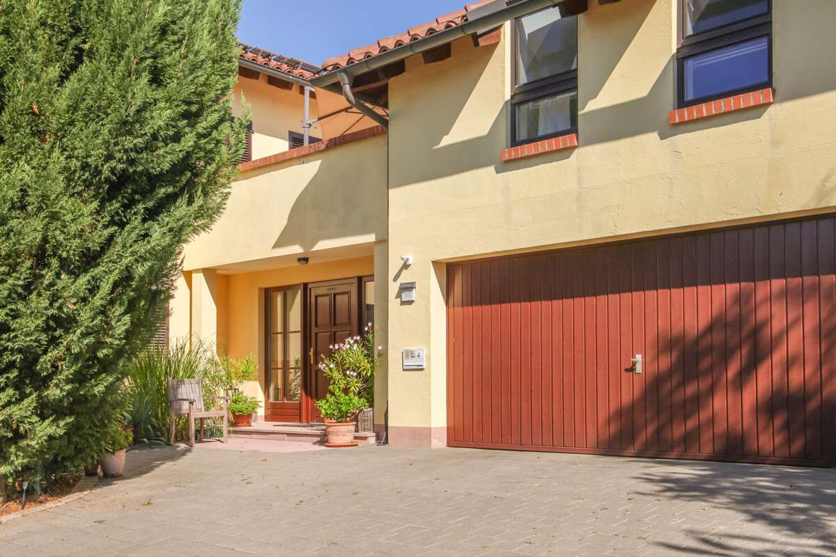 Thumbnail-Haus zum Kaufen in Niederwerrn 1.190.000,00 € 339.75 m²