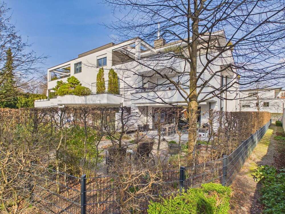 Thumbnail-Wohnung zum Kaufen in München 3.300.000,00 € 248 m²